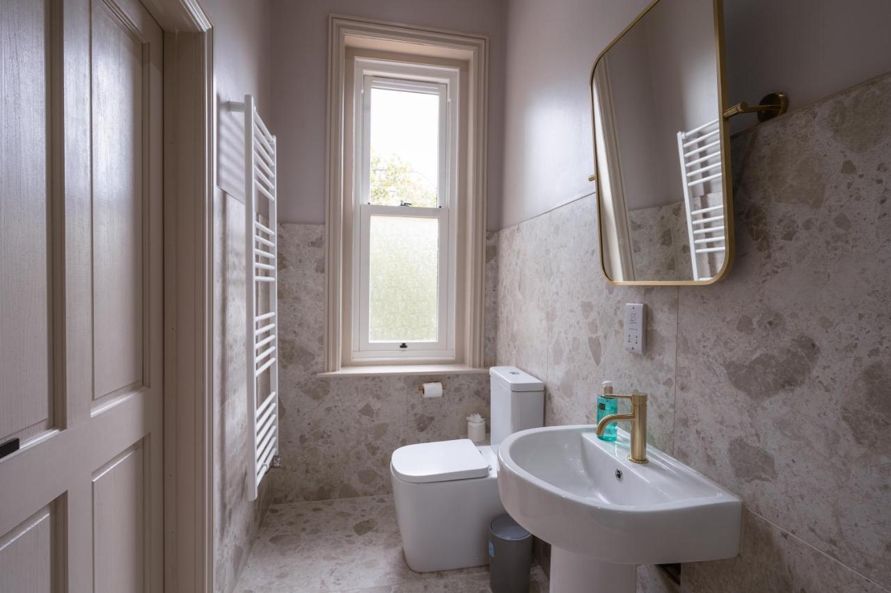 Our House Collective - Luxury Stay In Lincoln City Centre, Hot Tub, Sleeps 16 Exterior photo