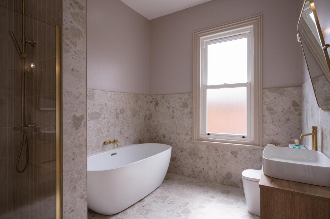 Our House Collective - Luxury Stay In Lincoln City Centre, Hot Tub, Sleeps 16 Exterior photo