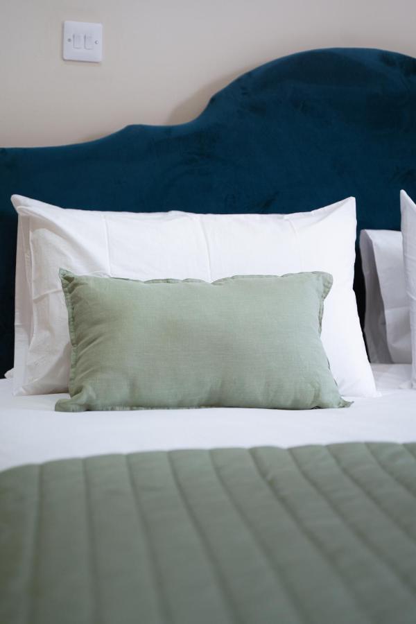 Our House Collective - Luxury Stay In Lincoln City Centre, Hot Tub, Sleeps 16 Exterior photo