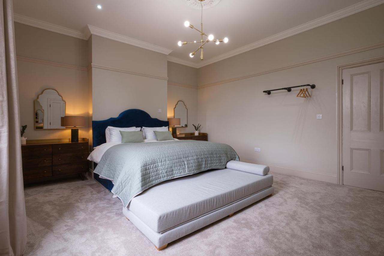 Our House Collective - Luxury Stay In Lincoln City Centre, Hot Tub, Sleeps 16 Exterior photo